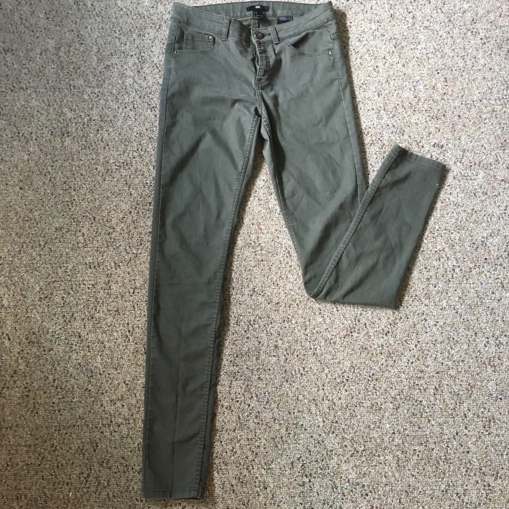 🎉3 for $15🎉 H&M Army Green Super Skinny Jeans